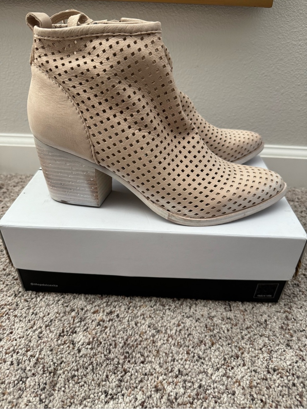 Dolce Vita Kenyon Leather Ankle Boots, Brand New